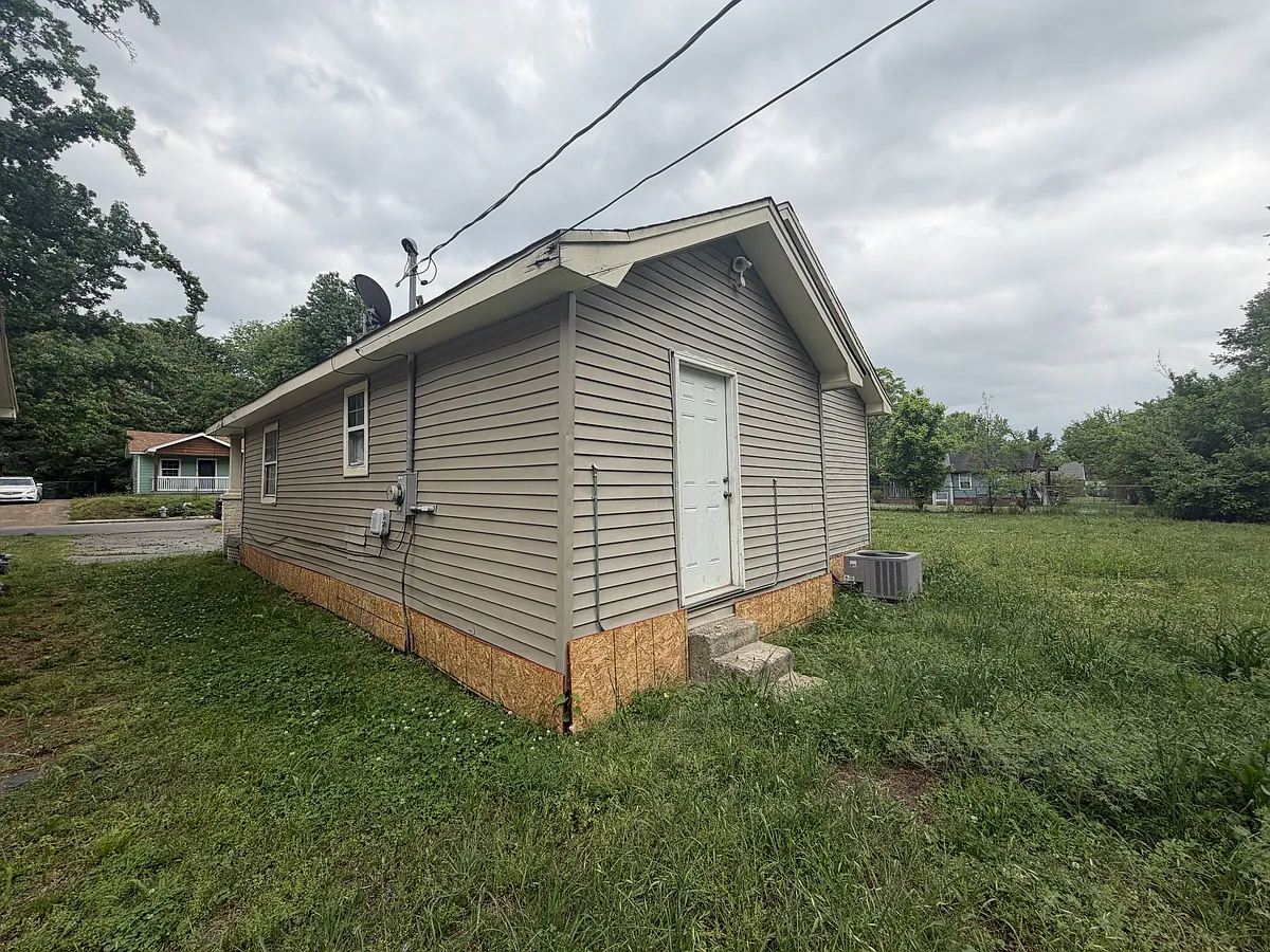 Building Photo - 1553 Hamilton St