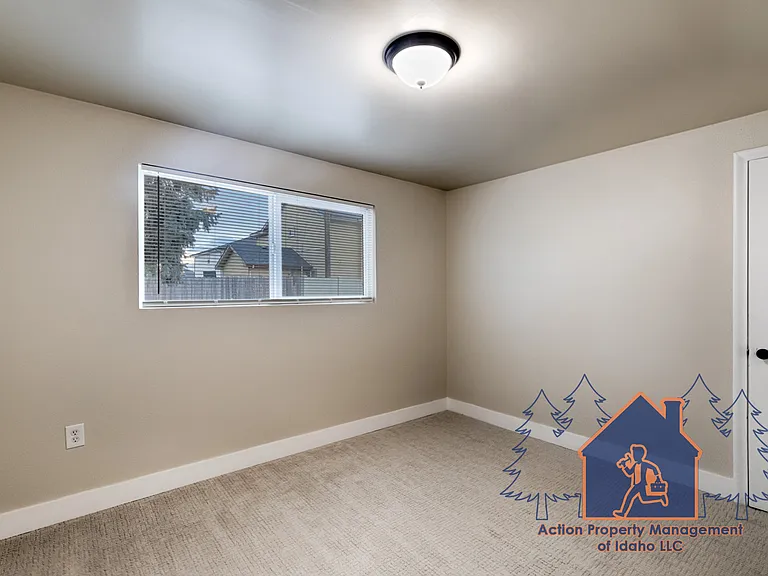 1013 W Willow Ave — Photo 20