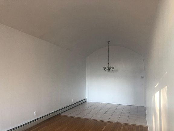 5th image of 628 Logan Ave