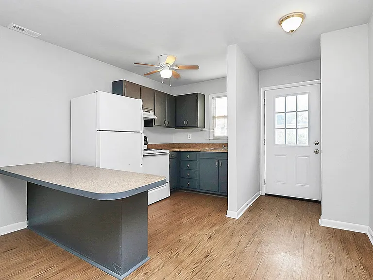 4220 Castleton Rd — Photo 1