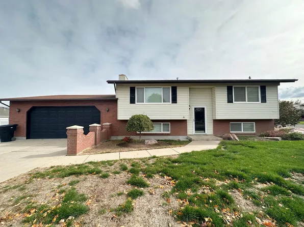 2268 N 2475 W, Clinton, UT 84015