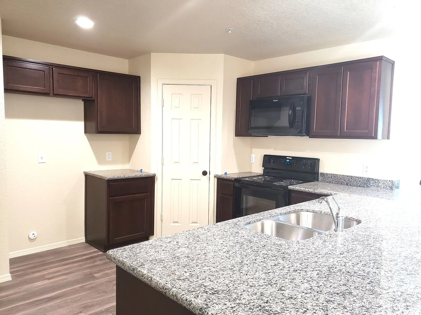 Two Story Townhome for rent! — Photo 4