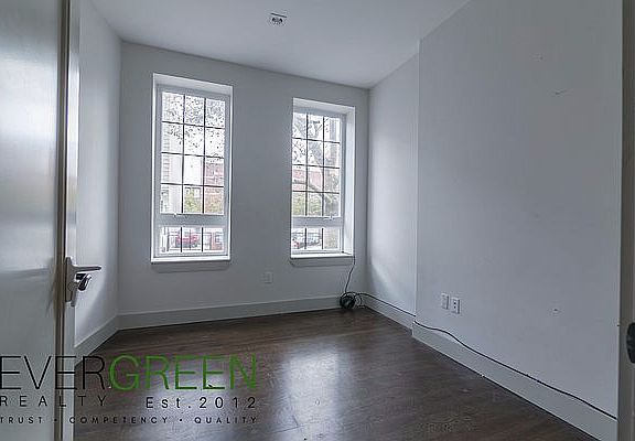 3rd image of 489 Chauncey St APT 2L