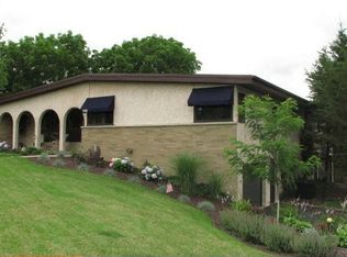 255 Southgate Dr, Dubuque, IA 52003