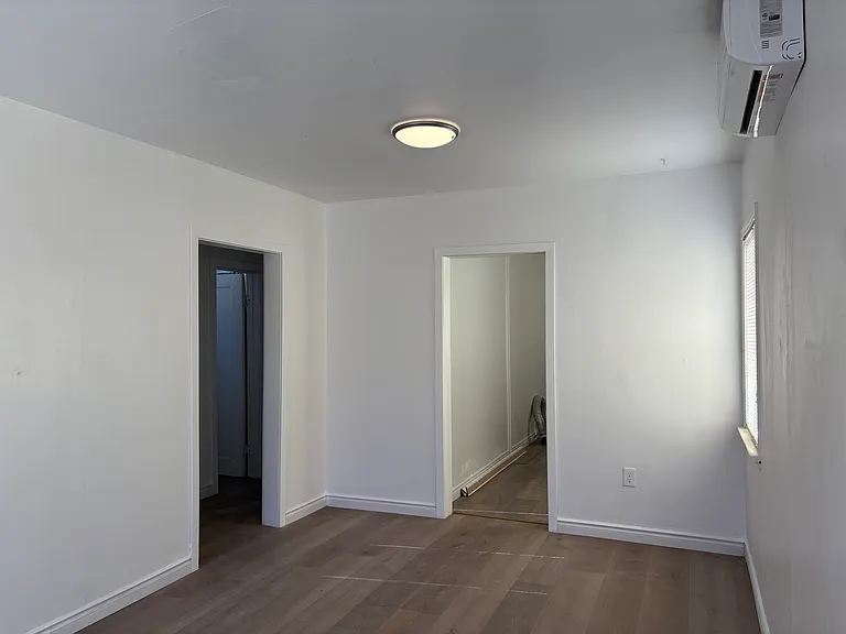 3946 Delta Ave — Photo 4