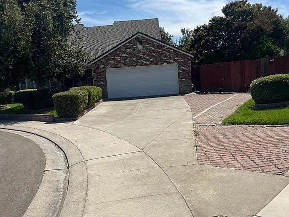 3rd image of 344 Rose Garden Ct