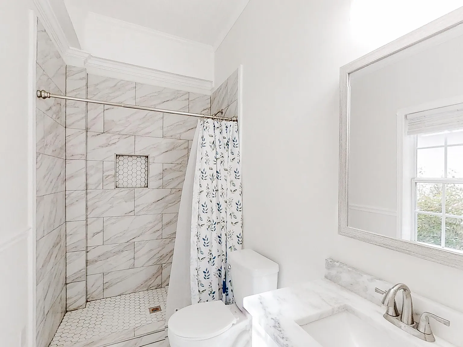 4 bed, 5.0 bath, 1780 sqft, $1,122 — Photo 2