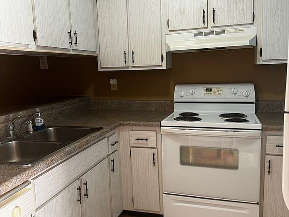 4th image of 101 E Kentucky Ave #H101