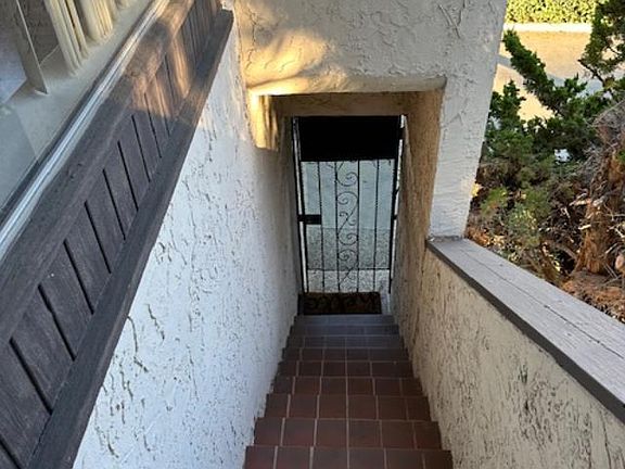 4th image of 359 E Iowa Ave APT 4