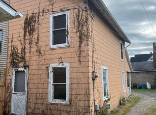 61 Center Ave, Plymouth, PA 18651