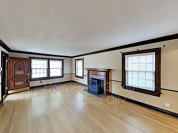4th image of 2121 NW 25th St