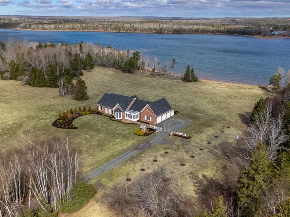 1881 Gladstone Rd, Saint Andrew's Parish, PE C0A 1V0