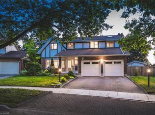 18 Westchester Pl, Kitchener, ON N2B3M6
