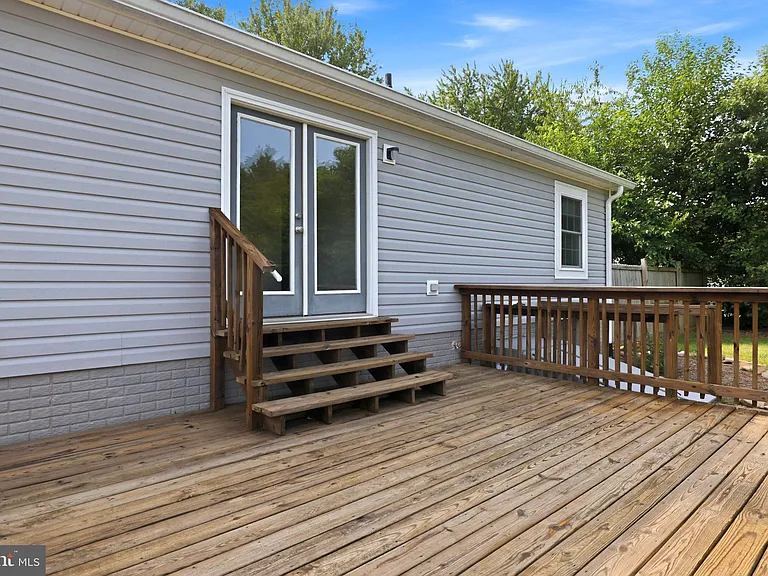 306 Fegan Rd — Photo 9