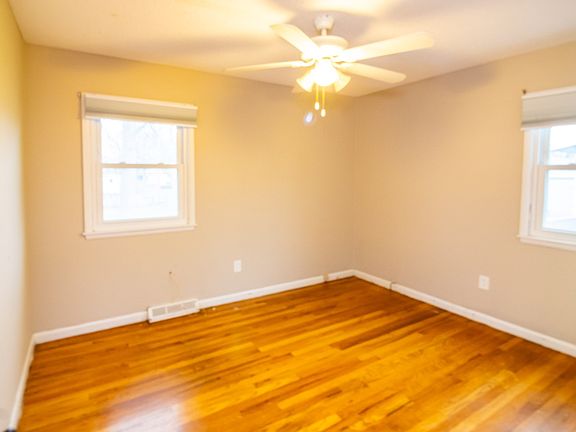 5th image of 305 SW State St