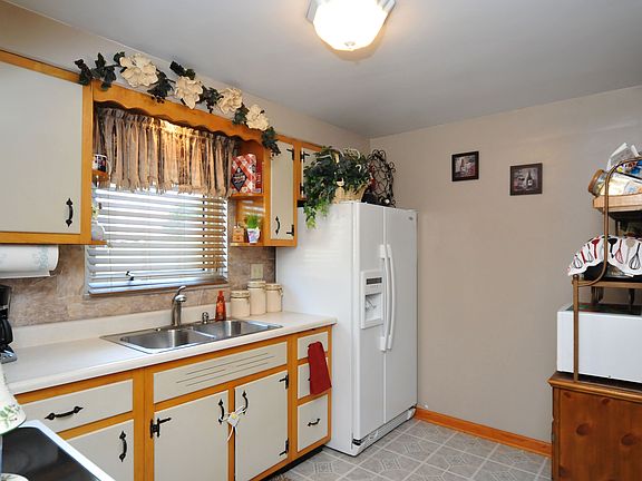 2nd image of 354 Camilla St