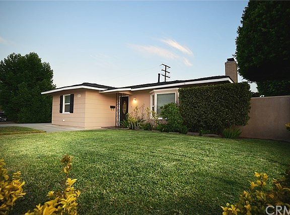 3rd image of 542 W Ada Ave