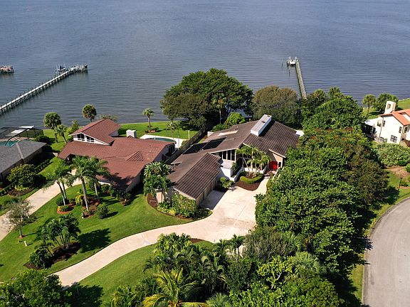 4th image of 242 River Walk Dr