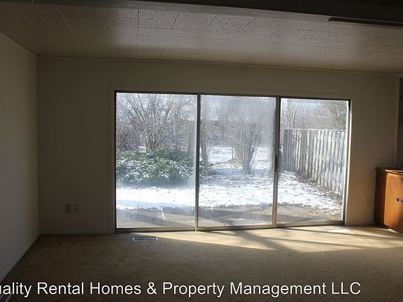 4th image of 1943 Laurel Oak Dr