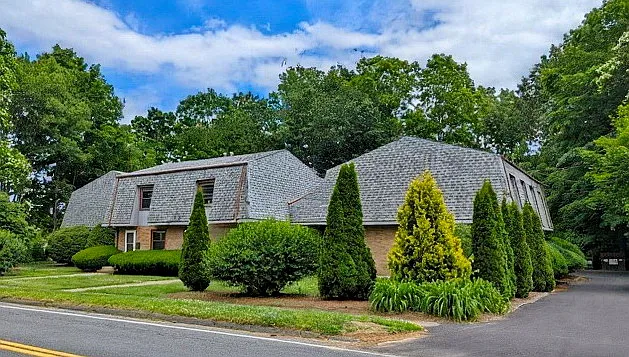 3 bed, 1.5 bath, 1155 sqft, $2,190 — Photo 1