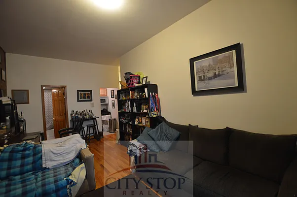 Rented by City Stop Realty | media 19