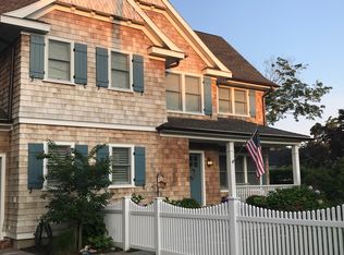 15 Beach Rd, Westhampton Beach, NY 11978