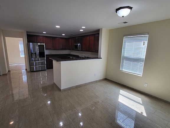 3rd image of 420 Lions Den Dr
