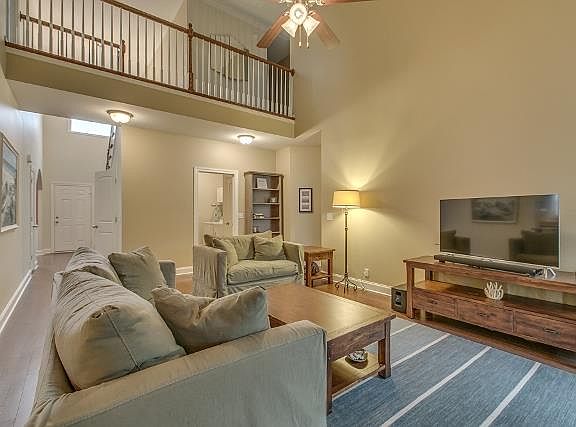 4th image of 4345 Scottish Dr