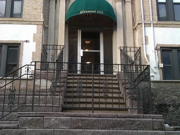3rd image of 114 Glenwood Ave APT 406