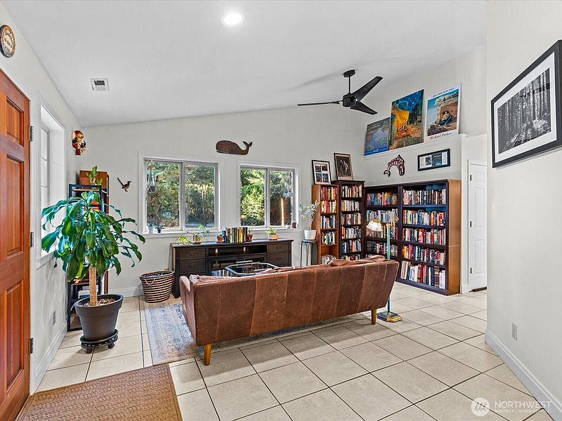 3rd image of 15213 14th Street SE