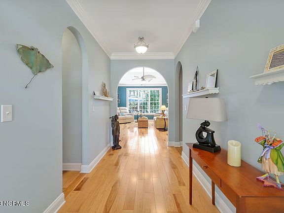 5th image of 2112 Laurel Oak Way