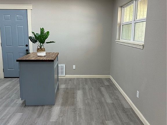 5th image of 2212 Leon Dr