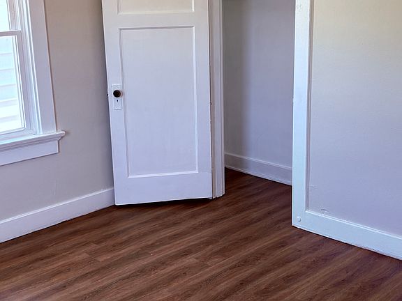 5th image of 2058 Auburn Ave #1