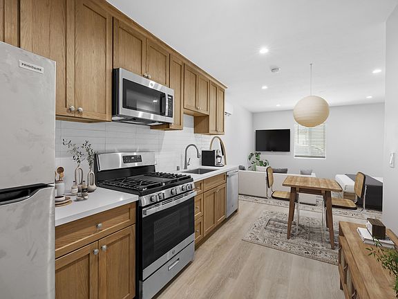 2nd image of 4427 Kendall St #B