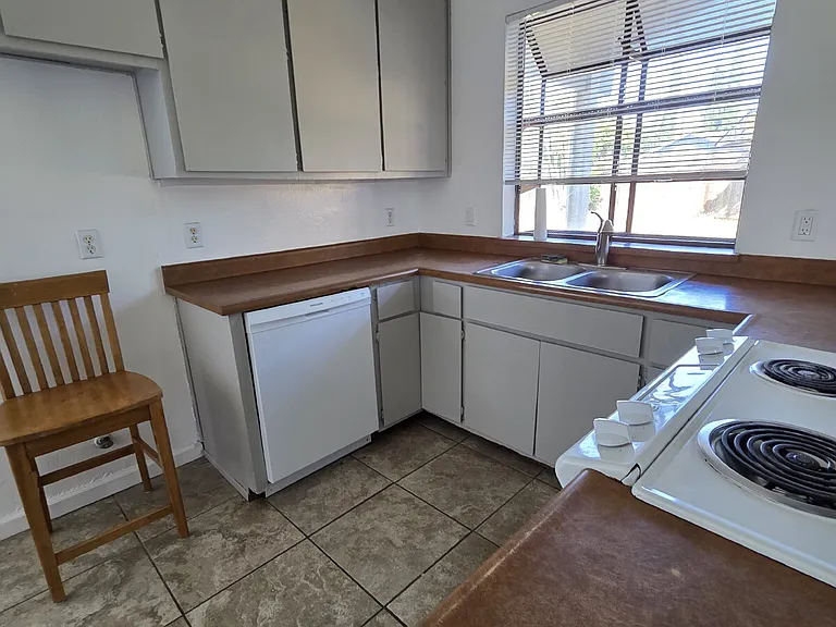 10020 Biscanewoods Way — Photo 2