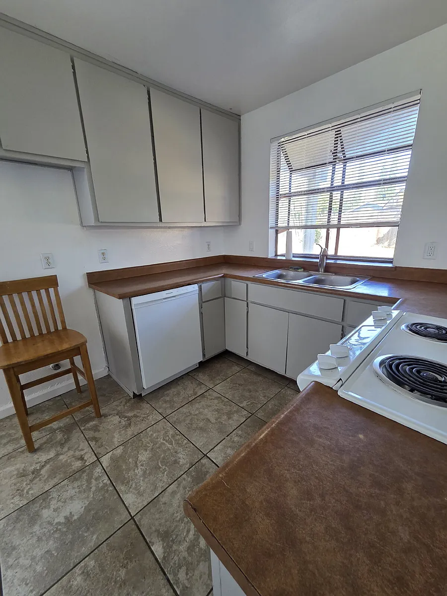 Building Photo - 10020 Biscanewoods Way