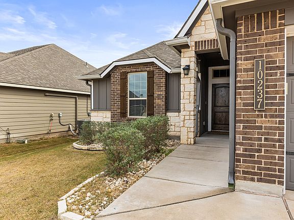 5th image of 10237 Omni Dr