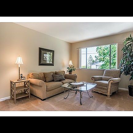3rd image of 2430 Toyon Way