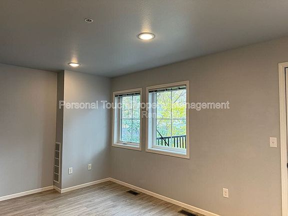 5th image of 802 7th Ave S #2