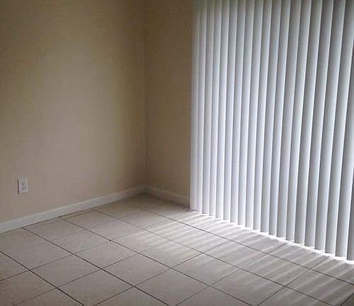 4th image of 473 N Elmwood Point