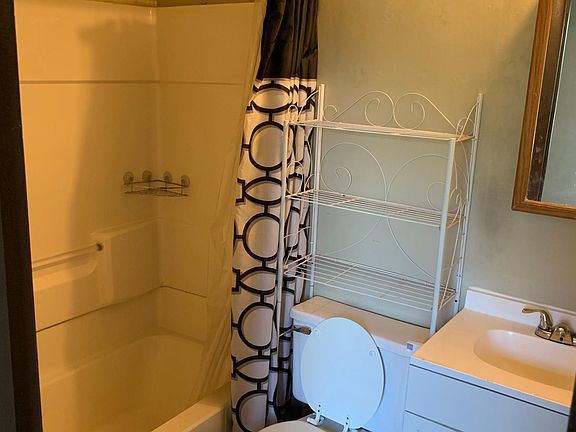 5th image of 823 Spruce St APT B