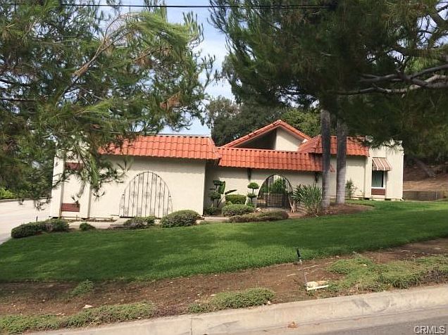 1st image of 637 Fairlee Ave
