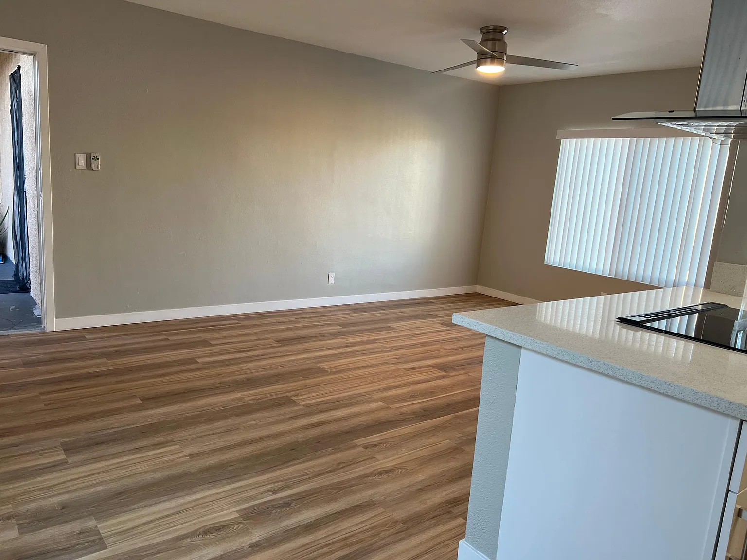 2 bed, 800 sqft, $2,295 — Photo 2