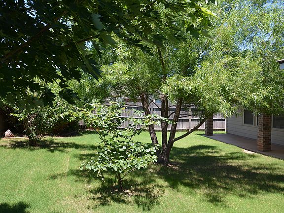 5th image of 2417 Thornberry Ln