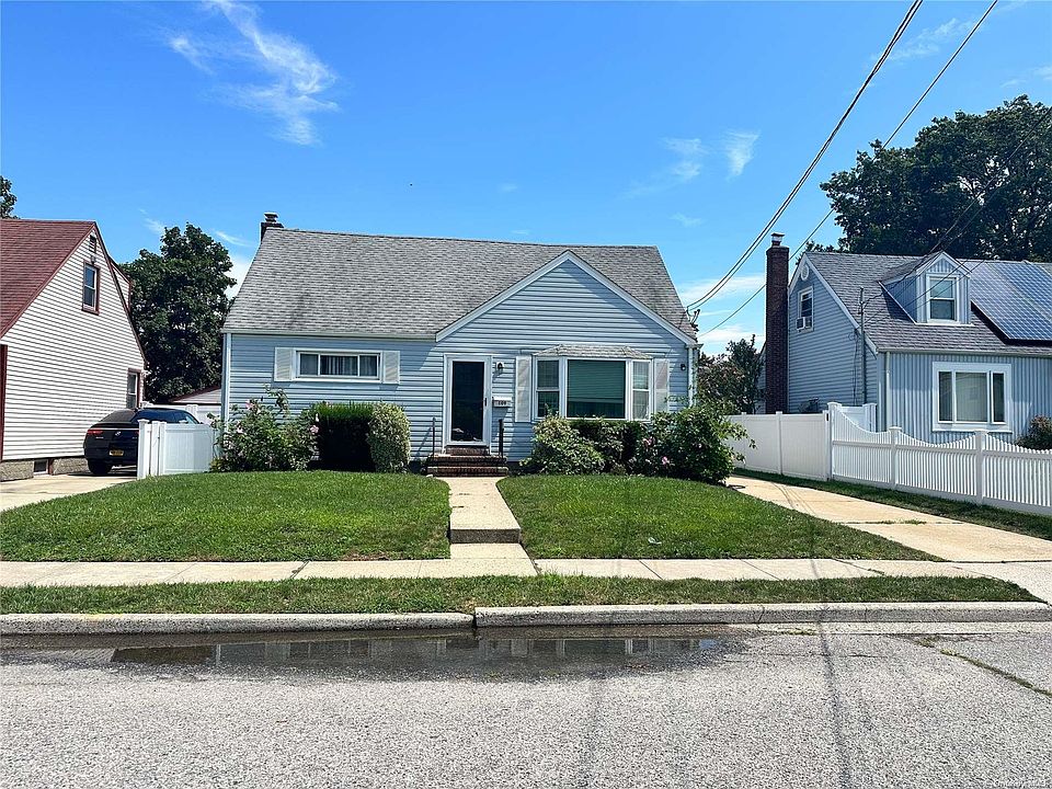 1st image of 109 Gilroy Avenue