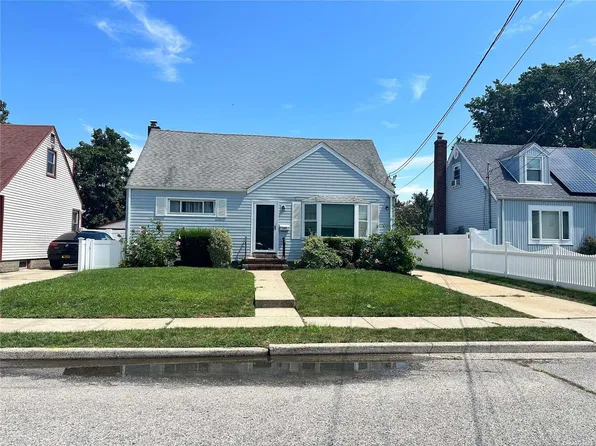109 Gilroy Avenue, Uniondale, NY 11553