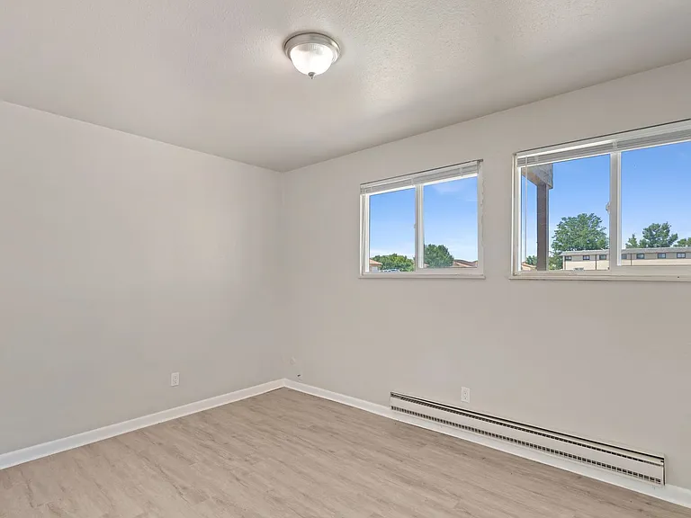 667 E Clarion Dr #D — Photo 9