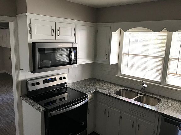 3rd image of 478 Dogwood Dr