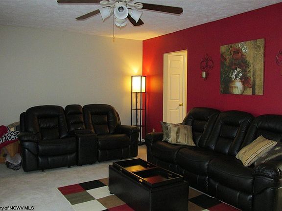 3rd image of 109 Olympic Ln