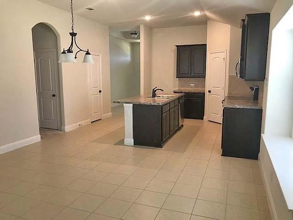 3rd image of 404 Highmeadow Dr